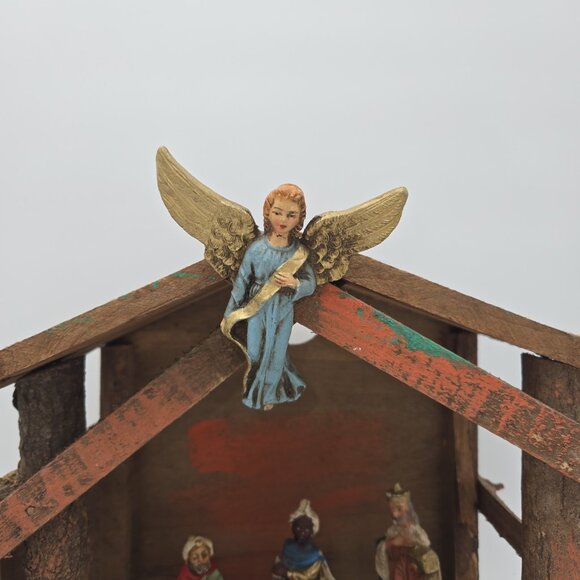 Italian-Made Vintage Nativity 12 Hand Painted Figurines and Manger Christmas Set - Picture 5 of 16
